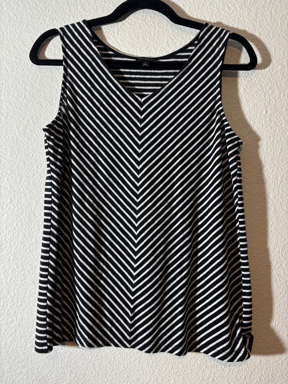 Talbots Size M Black White Diagonal Stripes Linen Blend Sleeveless V-Neck Top